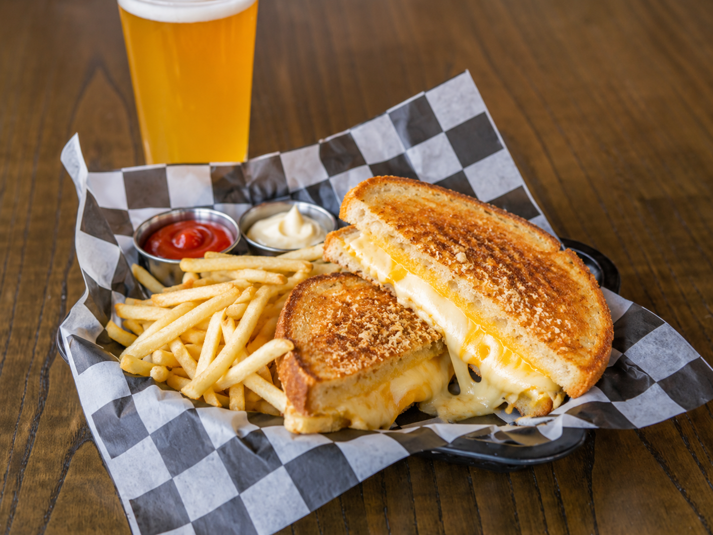 gracieomalleys-4cheese-grilled-cheese